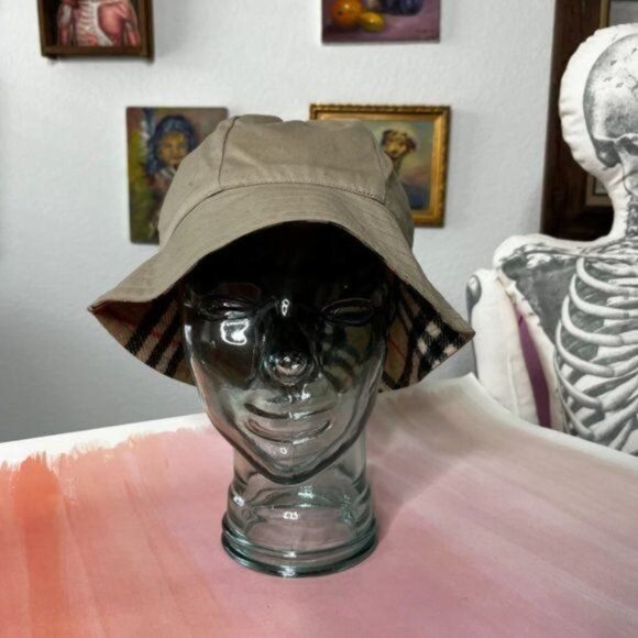 COPY - Burberry Reversible Archive Nova Check Wool Bucket Hat - Picture 5 of 11